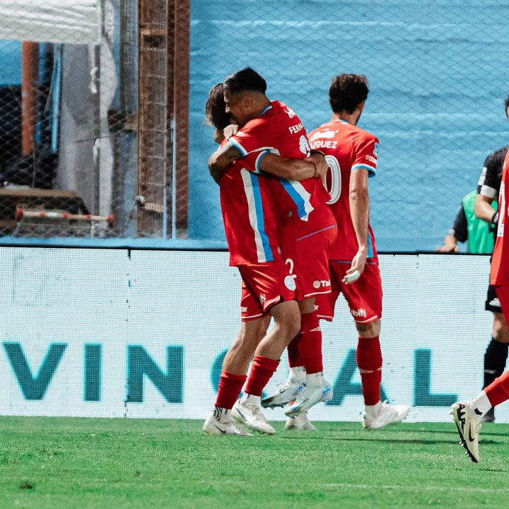 Belgrano le ganó a Estudiantes (RC) y llegó a la punta de la Zona B del Torneo Apertura