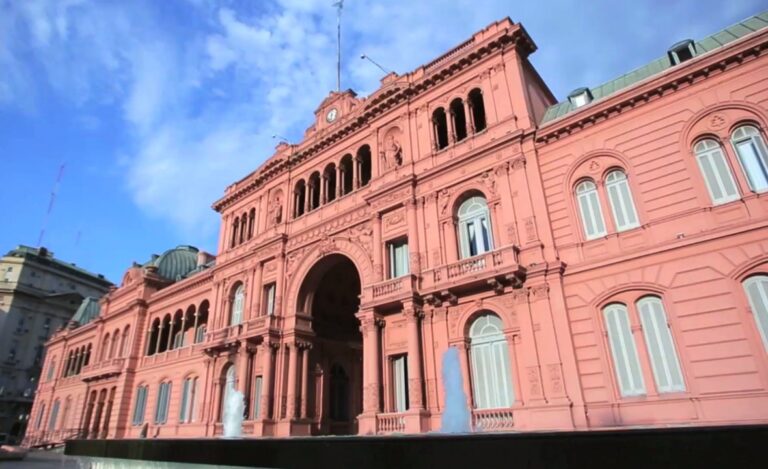 El bloque de UxP denunció “censura” por la quita de la acreditación a periodistas en la Casa Rosada