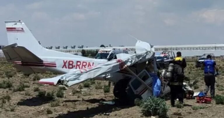 Cuatro personas murieron al caer una avioneta en el centro de México