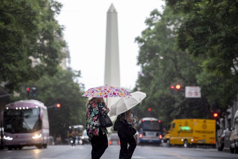 Cambió el pronóstico de lluvias en Buenos Aires y hay malas noticias: SMN confirma tormentas