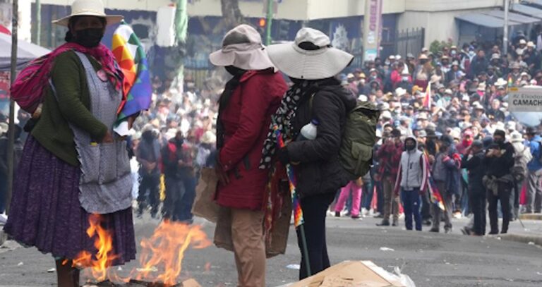 Seis policías heridos, uno de gravedad, tras nuevos disturbios en Bolivia