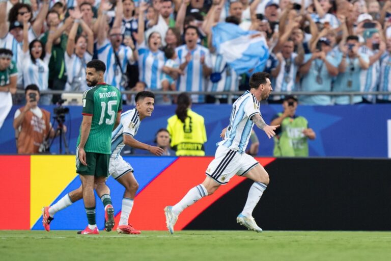 El golazo de Messi que abrió el partido ante Argelia