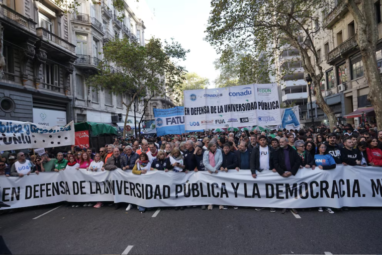 Docentes universitarios en paro: reclaman actualización salarial y cumplimiento de la ley de financiamiento
