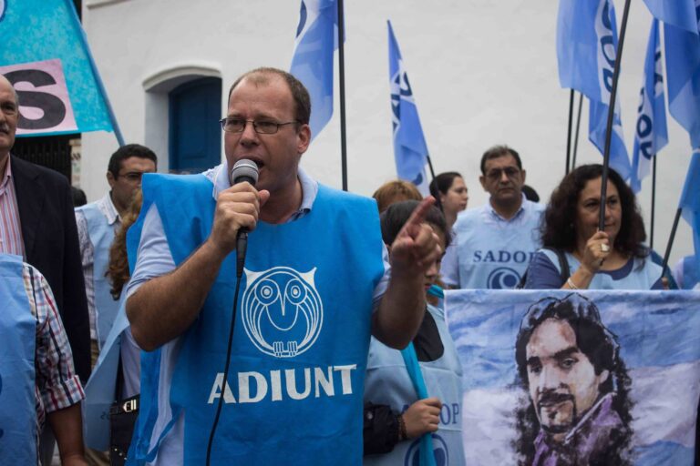 “Universidad en conflicto: una semana de paro docente”