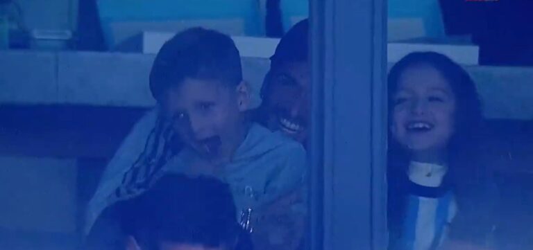 De Paul presente en el Cilindro de Avellaneda para Racing-Boca: la reacción al gol de Rojo