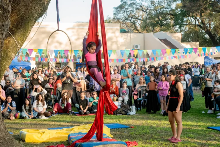 “El Parque 9 de Julio vibró con la creatividad de los talleres municipales”