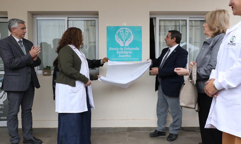 Banco de Ortopedia Solidario “Juanita”: un nuevo espacio de ayuda inaugurado en el Hospital Avellaneda junto a la Cooperadora en su 24° aniversario