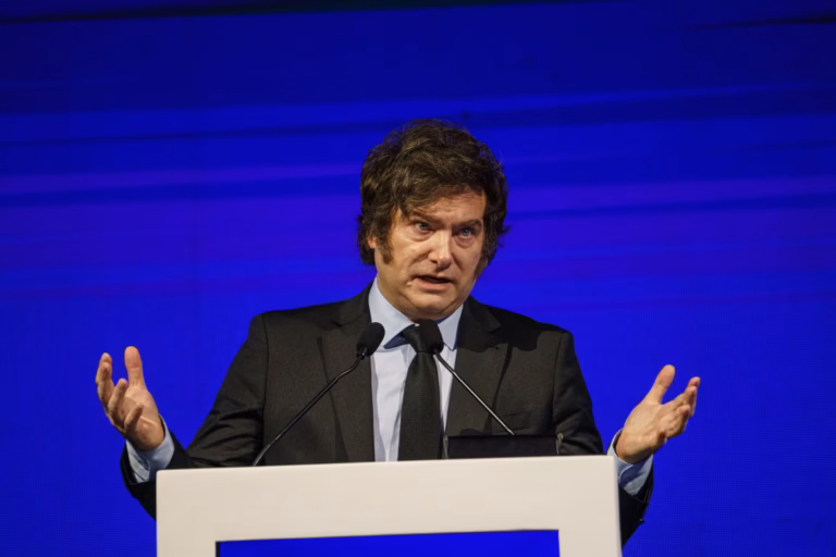 La sociedad exige cambios, pero Milei ratifica su plan económico