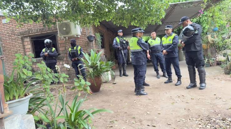 Hallan a una mujer muerta en Graneros y detienen a su pareja, que estaba oculto dentro de la vivienda